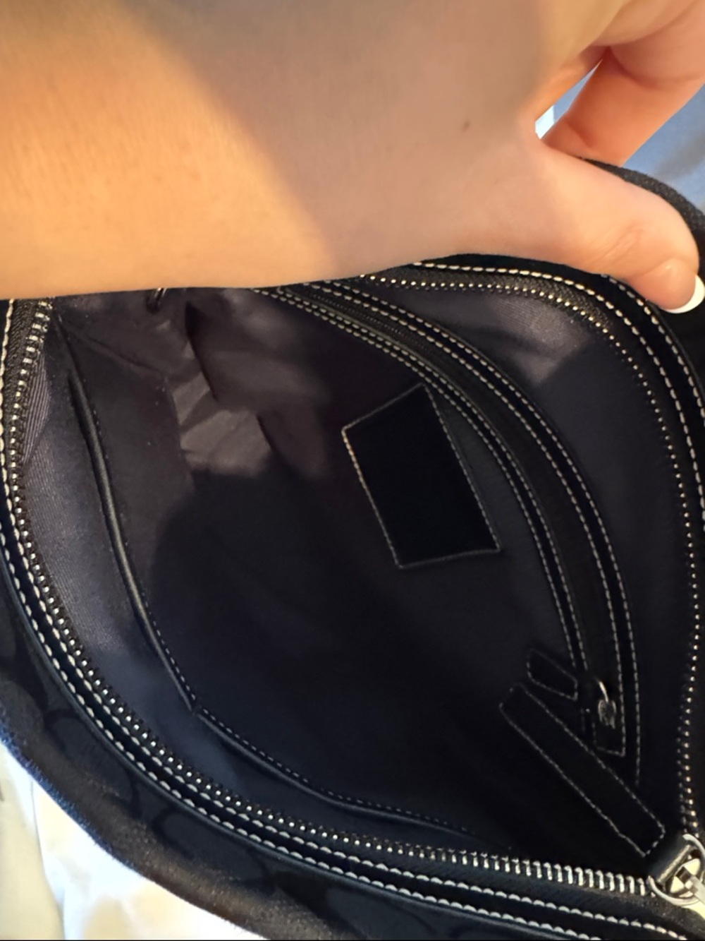 Coach Black Signature Jacquard Shoulder Bag with Contrast Stitching - Picture 5 of 6